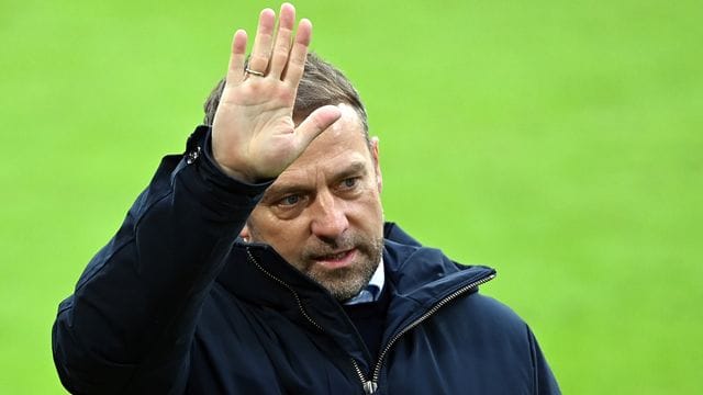 Winkt mit dem FC Bayern sein zweiter Meistertitel als FCB-Coach: Hansi Flick. Winkt mit dem FC Bayern sein zweiter Meistertitel als FCB-Coach: Hansi Flick.
