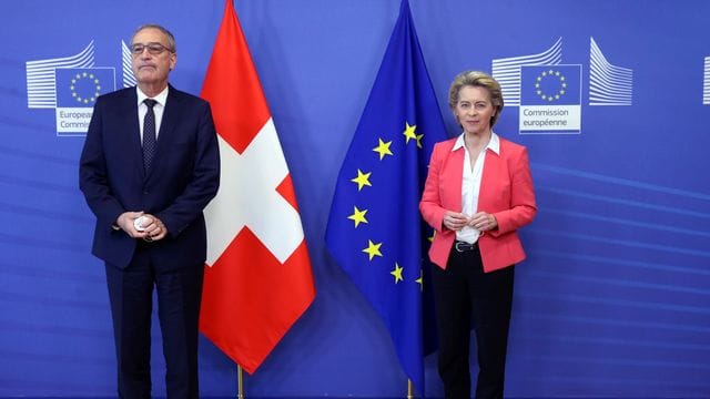 EU-Kommissionspräsidentin Ursula von der Leyen empfängt den Schweizer Bundespräsidenten Guy Parmelin in Brüssel. EU-Kommissionspräsidentin Ursula von der Leyen empfängt den Schweizer Bundespräsidenten Guy Parmelin in Brüssel.