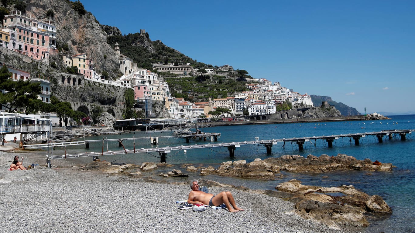 Strand in Amalfi: Vom italienischen Festland kam Kritik an den Forderungen der Insel-Bewohner (Archivbild).