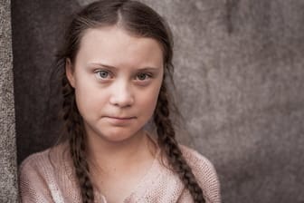 Greta Thunberg: Die Klimaaktivistin hat eine Wortschöpfung von Boris Johnson zum Anlass genommen, sich ein wenig lustig zu machen.