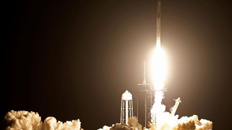 Start in Florida: Die SpaceX-Rakete ist auf dem Weg zur ISS.