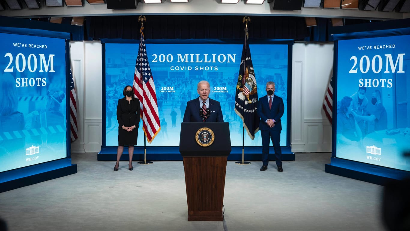 US-Präsident Joe Biden: Innerhalb seiner ersten 100 Tage im Amt wurden in Amerika bereits 200 Millionen Impfdosen verabreicht.