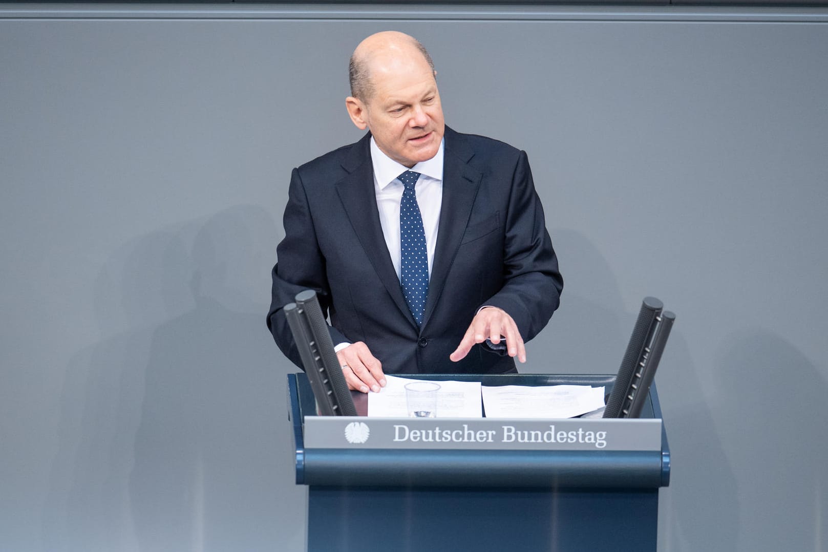 Olaf Scholz spricht im Bundestag: Der Finanzminister rechnet für die kommende Bundestagswahl gute Chancen aus.