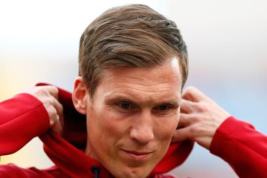 Kann entspannt in die Zukunft schauen: Bayer-Coach Hannes Wolf.
