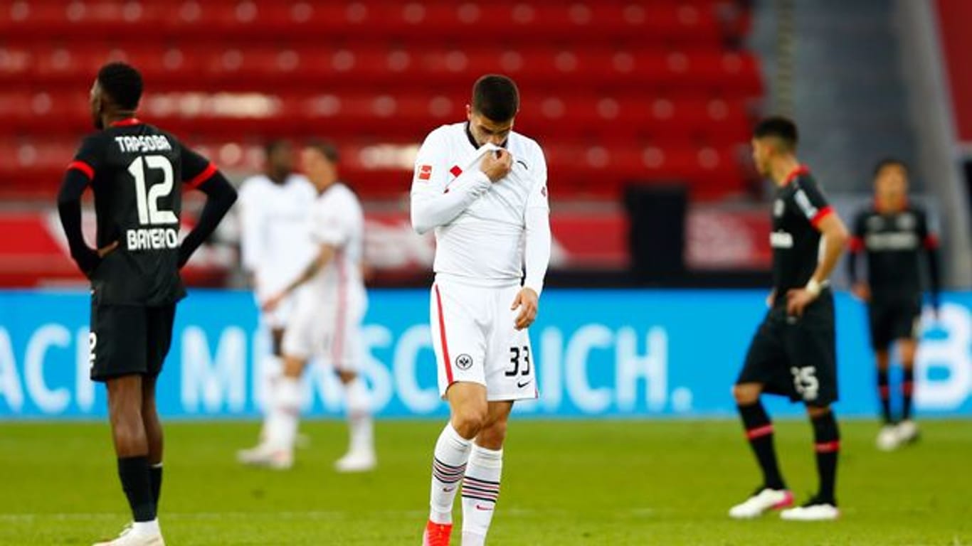 Frankfurts Stürmer André Silva war nach der Niederlage in Leverkusen enttäuscht.
