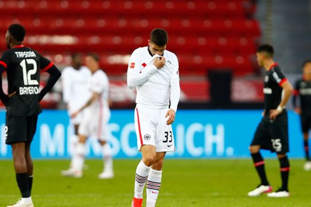 Frankfurts Stürmer André Silva war nach der Niederlage in Leverkusen enttäuscht.
