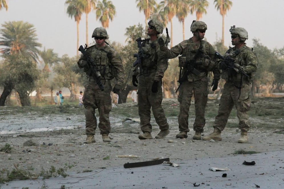 US-Soldaten nach einem Selbstmordanschlag in Afghanistan: Alle Truppen sollen in den nächsten Monaten das Land verlassen (Archivfoto).