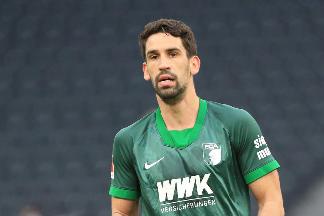 Rani Khedira: Der Mittelfeldspieler wechselt ablösefrei vom FC Augsburg zu Union Berlin.