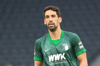 Rani Khedira: Der Mittelfeldspieler wechselt ablösefrei vom FC Augsburg zu Union Berlin.