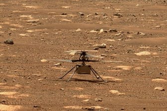 Der Mini-Hubschrauber Ingenuity auf dem Mars.