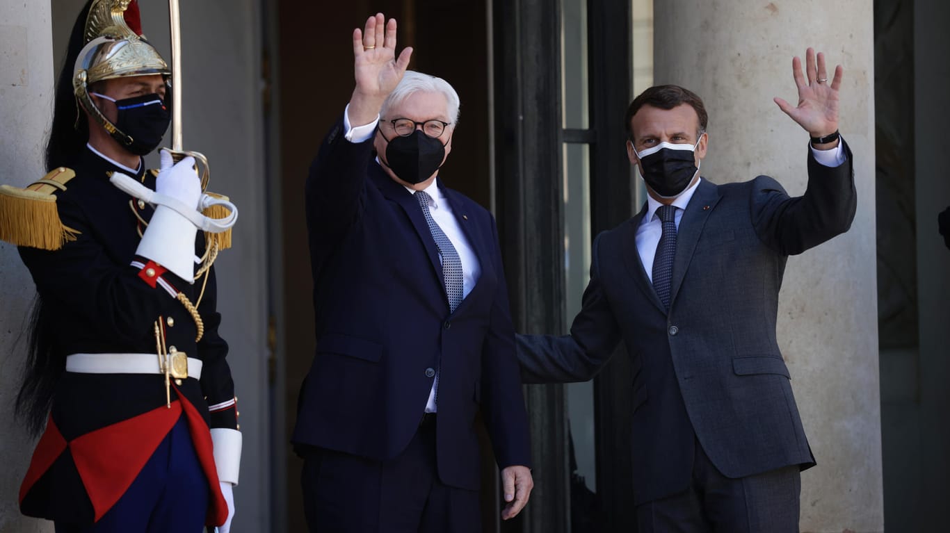 Bundespräsident Frank-Walter Steinmeier beim Besuch des französischen Präsidenten Emmanuel Macron in Paris: Beide betonten bei dem Treffen die Bedeutung eines einigen Europas.