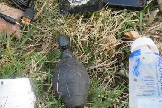 Die vermeintliche Handgranate: Sogar ein Sprengkommando rückte an, fand aber nur ein Sex-Spielzeug.