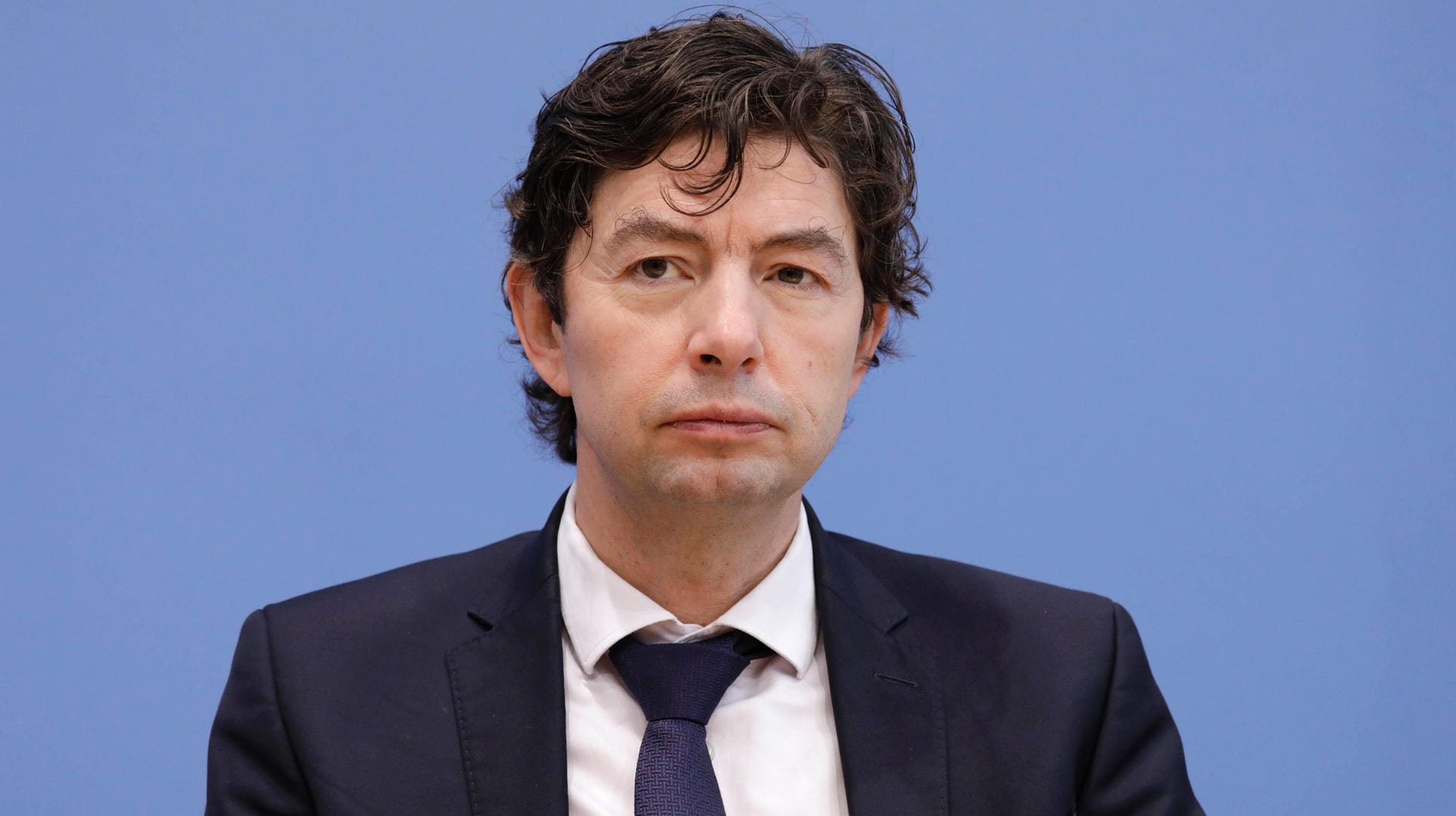 Christian Drosten: Der Virologe macht nicht nur die indische Variante für den massiven Corona-Ausbruch in Indien verantwortlich (Archivbild). Christian Drosten: Der Virologe macht nicht nur die indische Variante für den massiven Corona-Ausbruch in Indien verantwortlich (Archivbild).