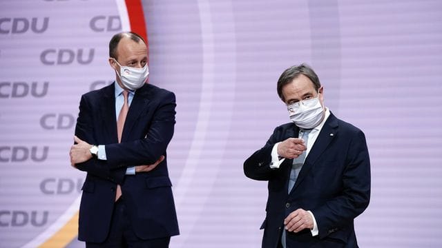 "Eine andere Kategorie": Armin Laschet (r) möchte Friedrich Merz im Wahlkampf an seiner Seite wissen (Archiv). "Eine andere Kategorie": Armin Laschet (r) möchte Friedrich Merz im Wahlkampf an seiner Seite wissen (Archiv).