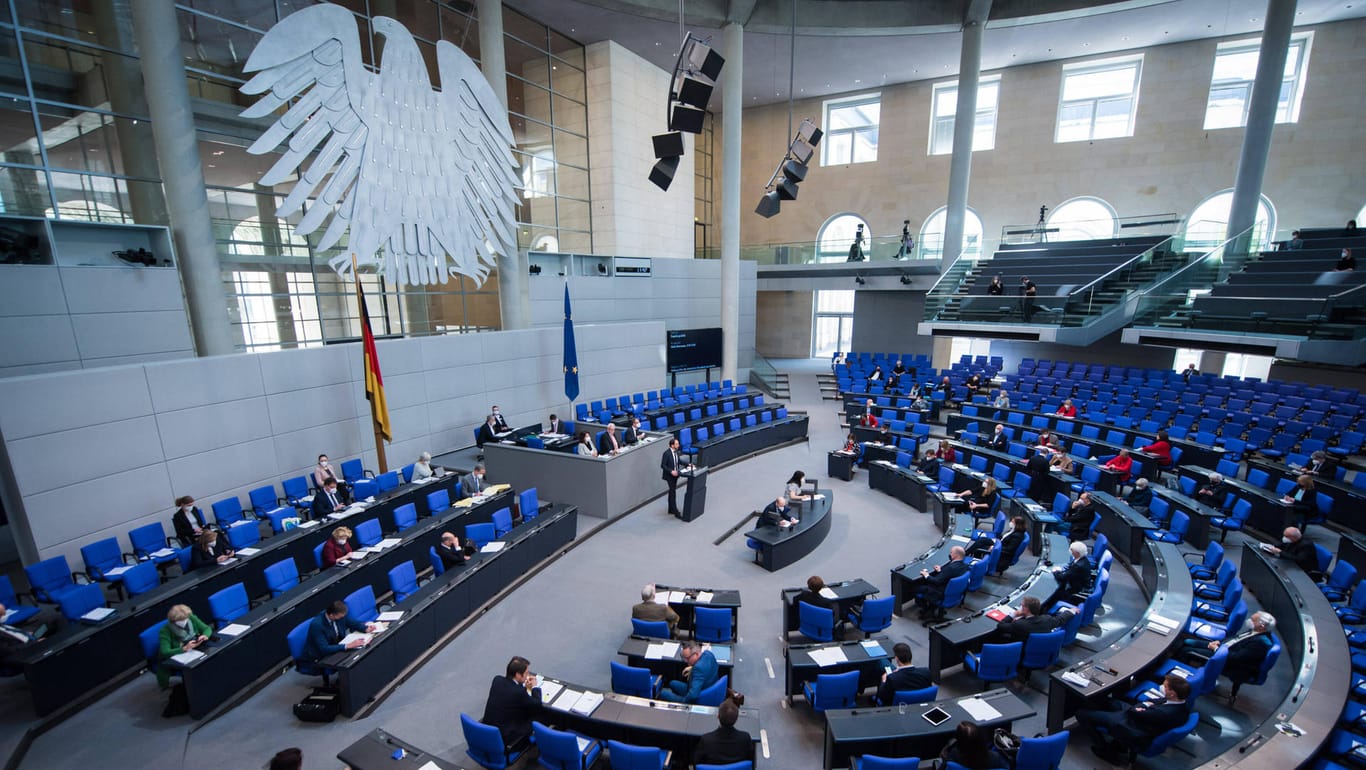 Der Bundestag: Im Internet kursieren offenbar Todesdrohungen an Politiker.
