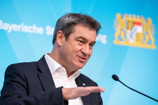 Die CSU ist einer Umfrage des Instituts Insa zufolge in der Wählergunst auf ein Tief von 36 Prozent gefallen.