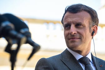 Emmanuel Macron: Lange diskutierte er mit Rom, bevor er gegen die linke Terrororganisation vorging.