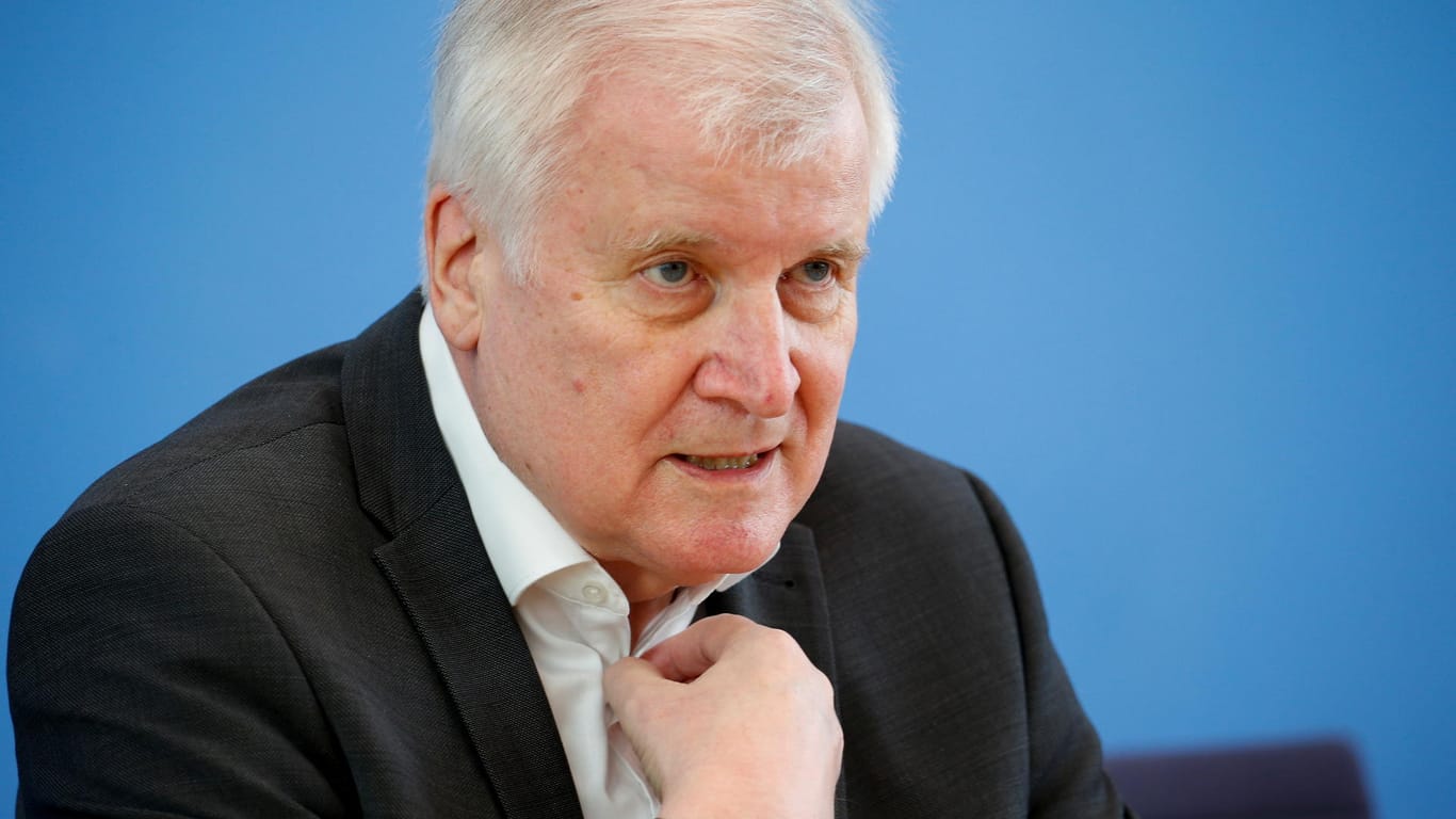 Horst Seehofer: Der Bundesinnenminister fordert ein Ende der Debatte.