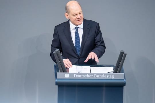 SPD-Kanzlerkandidat Olaf Scholz warnt vor einer sozialen Spaltung beim Impfen gegen das Coronavirus.