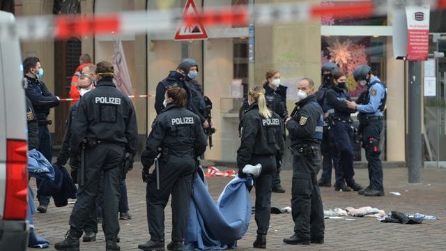 Der Tatort, eine Fußgängerzone in Trier: Die Menschen, die den Angriff überlebten, erlitten erhebliche Verletzungen unterschiedlicher Schwere. Der Tatort, eine Fußgängerzone in Trier: Die Menschen, die den Angriff überlebten, erlitten erhebliche Verletzungen unterschiedlicher Schwere.