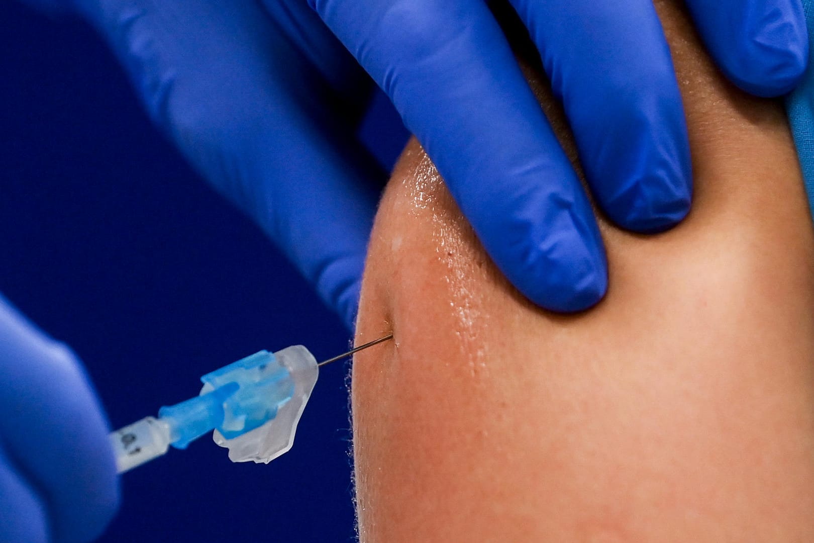 Impfung gegen das Coronavirus: Ein Schnelltest könnte sich als soziale Norm etablieren (Symbolbild).
