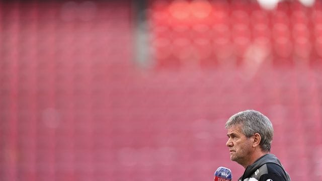 Hat nicht gezögert, die Rettungsmission beim abstiegsbedrohten FC Köln zu übernehmen: Trainer Friedhelm Funkel. Hat nicht gezögert, die Rettungsmission beim abstiegsbedrohten FC Köln zu übernehmen: Trainer Friedhelm Funkel.
