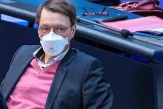 Karl Lauterbach: Der SPD-Gesundheitsexperte macht eine Prognose für Ende Mai.