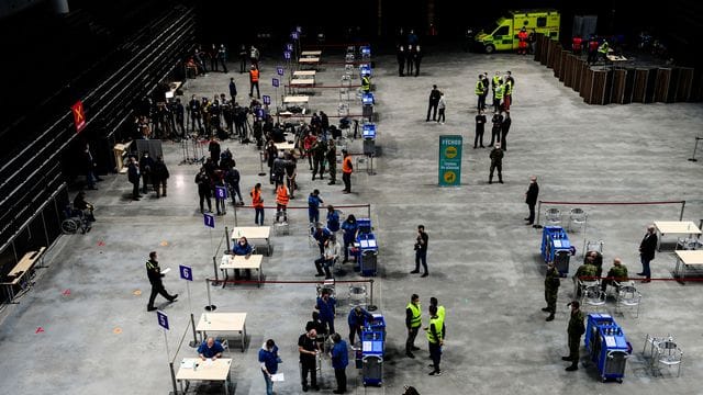 Die O2-Arena in Prag ist das größte Impfzentrum des Landes.