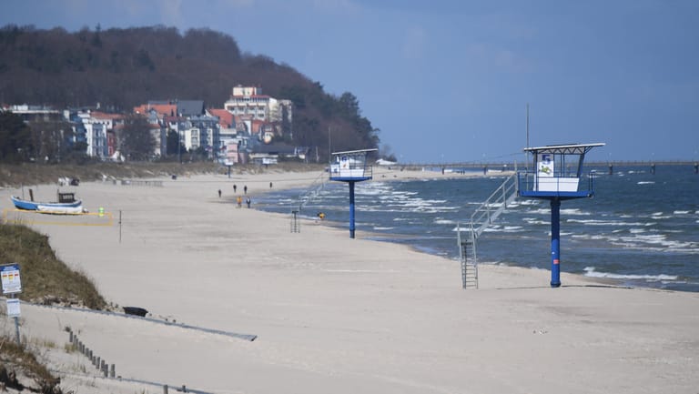 Der Ostseestrand auf der Insel Usedom: Aufgrund der Corona-Pandemie und eines Einreiseverbots dürfen momentan keine Touristen nach Mecklenburg-Vorpommern.