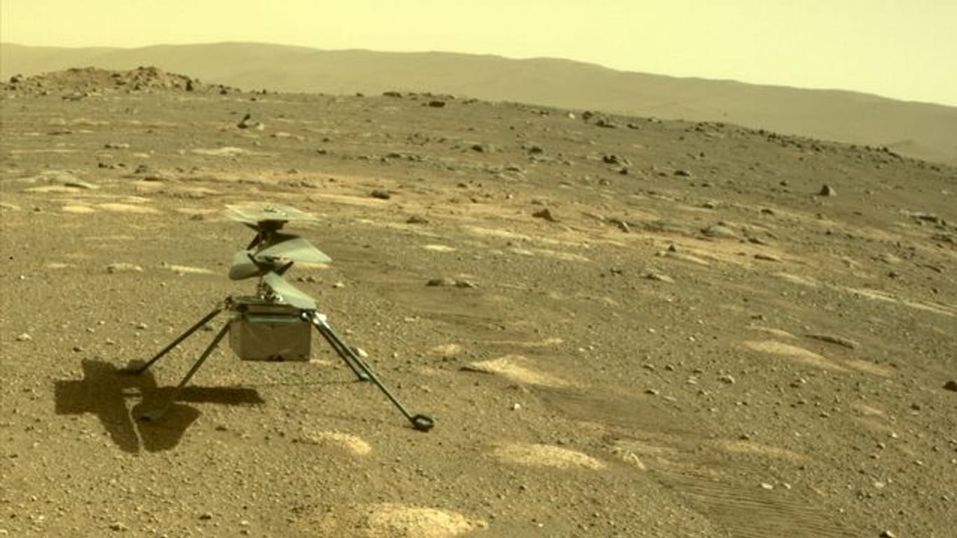 Der Mini-Hubschrauber "Ingenuity" soll deutlich länger auf dem Mars herumschwirren als zunächst geplant.