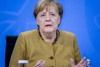 Kanzlerin Angela Merkel: In ihrem Podcast bedankt sie sich zum Tag der Arbeit bei den Beschäftigten.