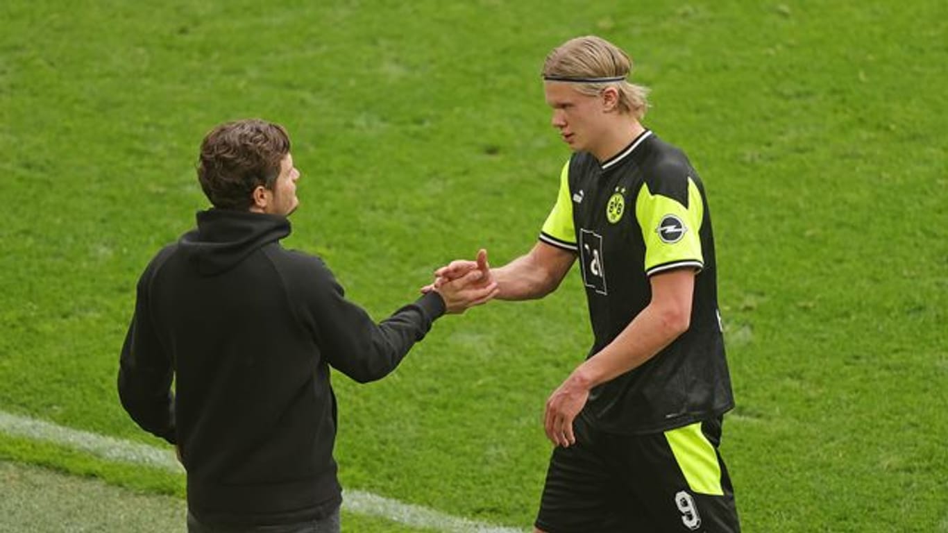 Dortmunds Trainer Edin Terzic und Stürmer Erling Haaland stehen noch beim BVB unter Vertrag.