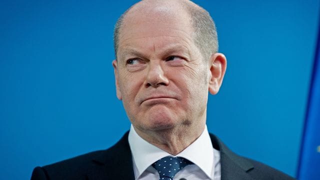 "Wenn wir nicht schnell handeln, verspielen wir unsere Zukunft", sagte Finanzminister und Vizekanzler Olaf Scholz (SPD) in einem Interview. "Wenn wir nicht schnell handeln, verspielen wir unsere Zukunft", sagte Finanzminister und Vizekanzler Olaf Scholz (SPD) in einem Interview.