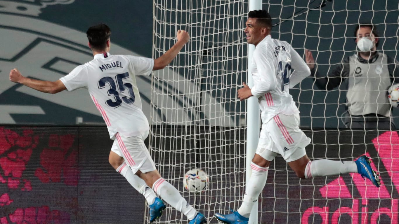 Real Madrids Casemiro feiert den zweiten Treffer seiner Mannschaft.