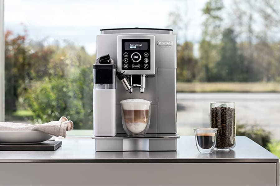 Für Genießer: Der Kaffeevollautomat von De'Longhi ist heute um 140 Euro reduziert.