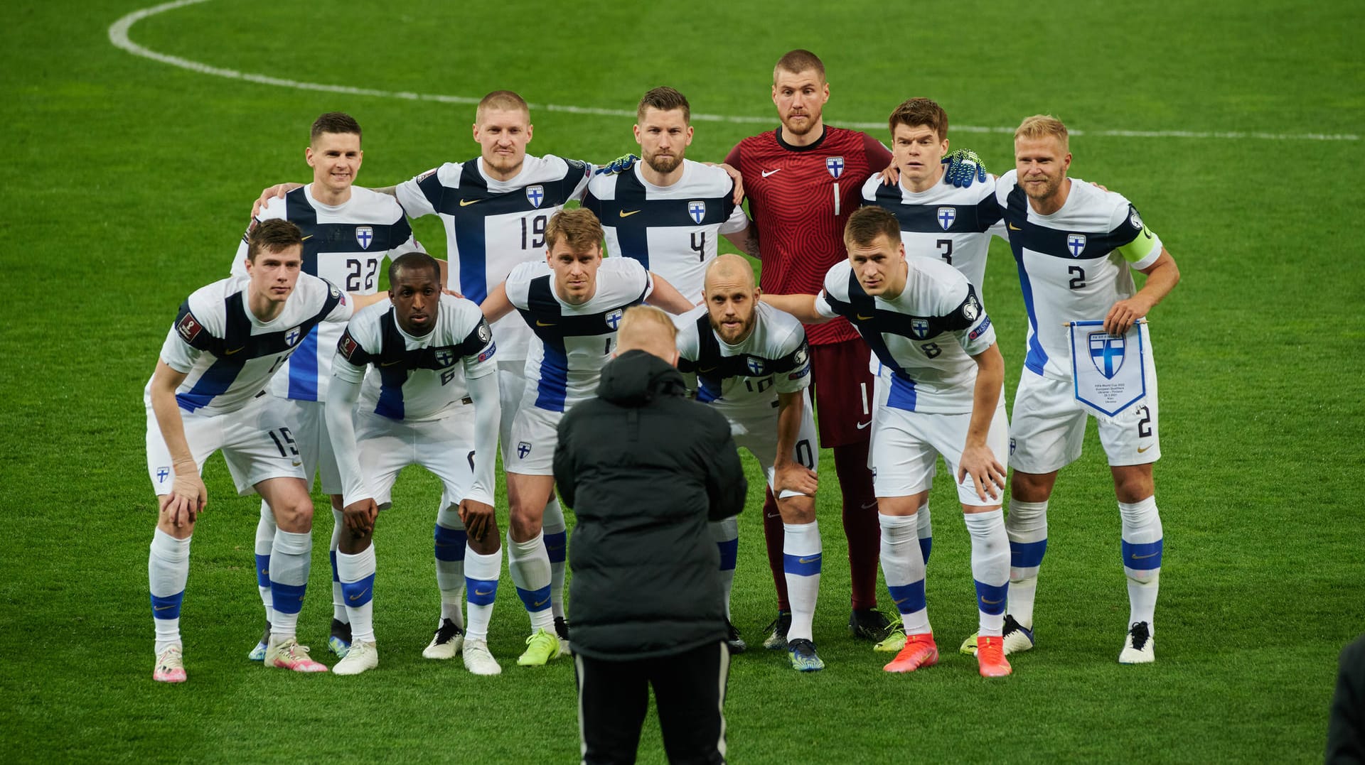 Mannschaftsfoto in der Ukraine: Ende März war das finnische Nationalteam in der WM-Qualifikation aktiv.