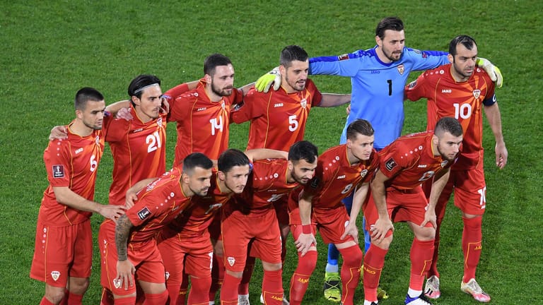 Nordmazedonien posiert fürs Mannschaftsfoto: Wie schlagen sich die Südosteuropäer bei ihrer ersten EM-Teilnahme?