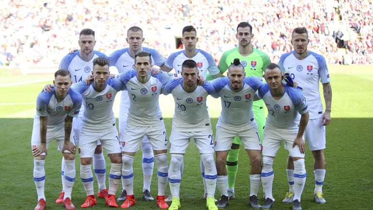 Das Team der Slowakei vor dem Qualifikationspiel gegen Wales am 26.2.2019.