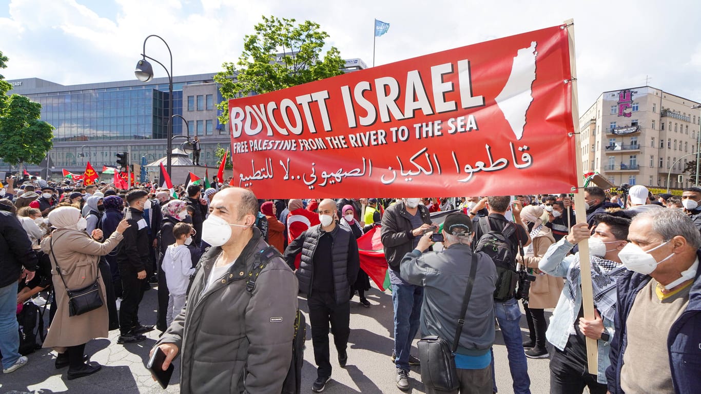 Protest in Berlin (Symbolfoto): Tausende Menschen demonstrierten vergangene Woche und riefen zum "Boykott Israels" auf.
