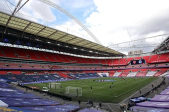 Im Londoner Wembleystadion finden drei Spiele der Gruppe D statt. Die anderen drei werden in Glasgow ausgetragen.