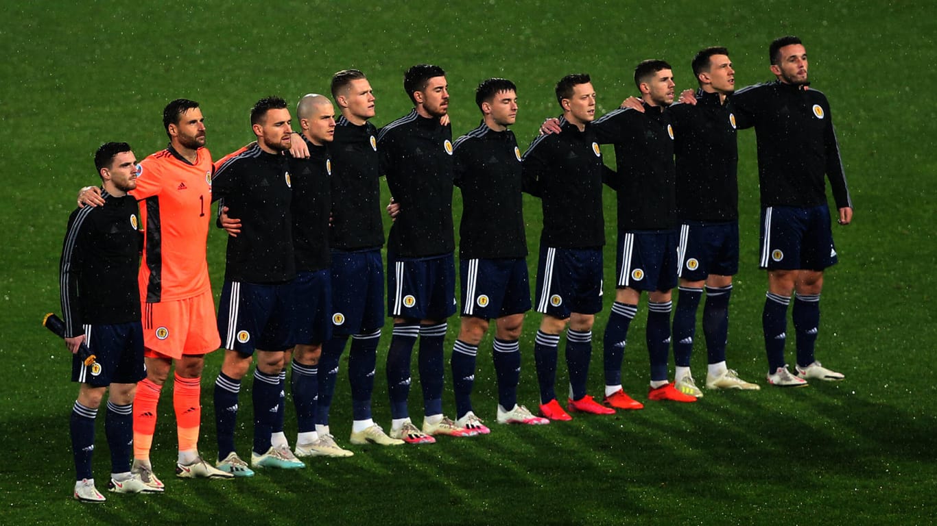 Die schottische Nationalmannschaft vor dem WM-Qualifikationsspiel gegen Serbien am 12.11.2020.