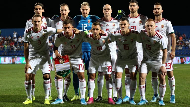 Die ungarische Nationalmannschaft 2019 vor dem Freundschaftsspiel gegen Montenegro.