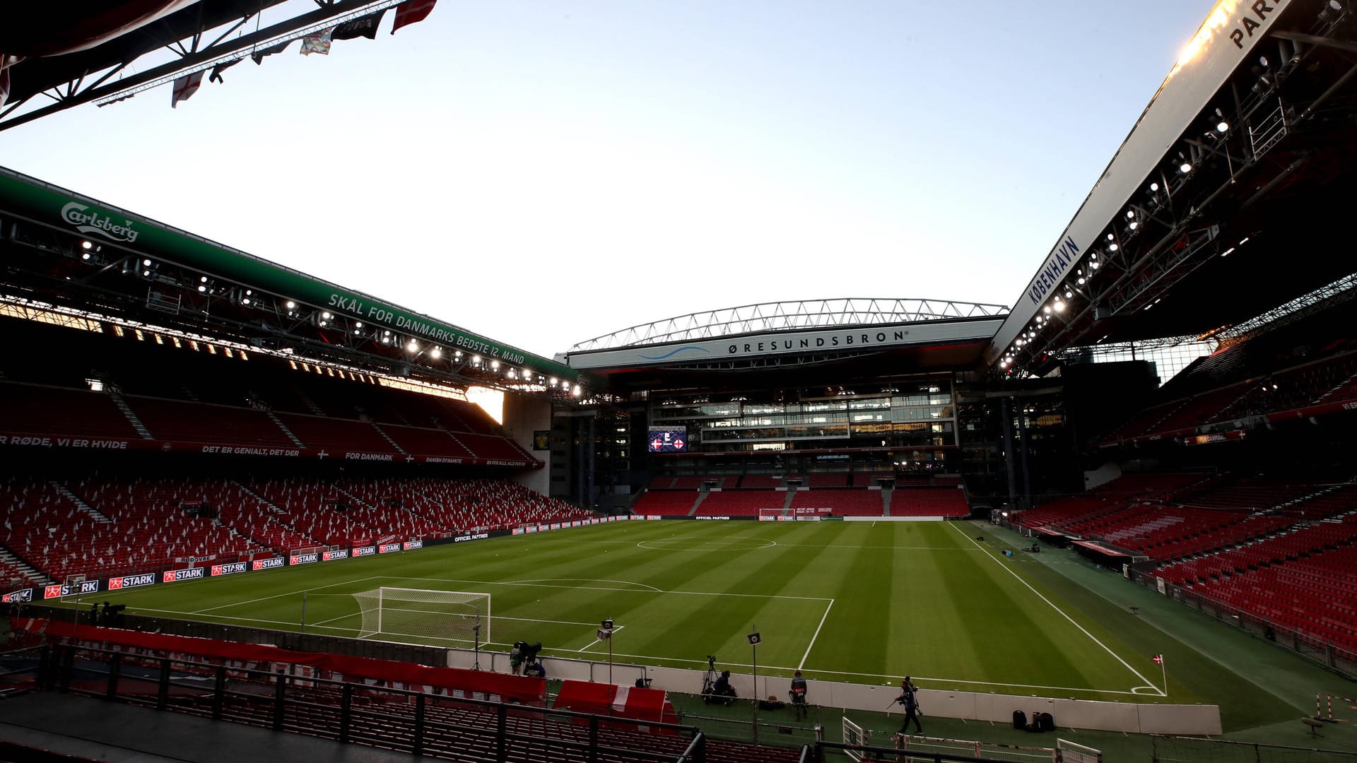 Im Parken Stadion in Kopenhagen finden drei der sechs Gruppenspiele statt. Die anderen drei Spiele werden in St. Petersburg ausgetragen.