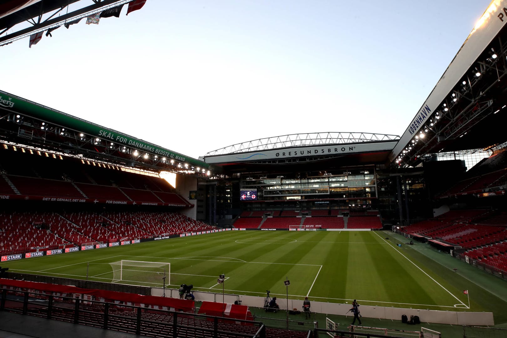 Im Parken Stadion in Kopenhagen finden drei der sechs Gruppenspiele statt. Die anderen drei Spiele werden in St. Petersburg ausgetragen.