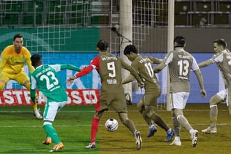 Rot gegen Grün ergibt Farbmatsch: In der Bundesliga wird bisher kaum Rücksicht genommen auf Zuschauer mit Farbschwäche.