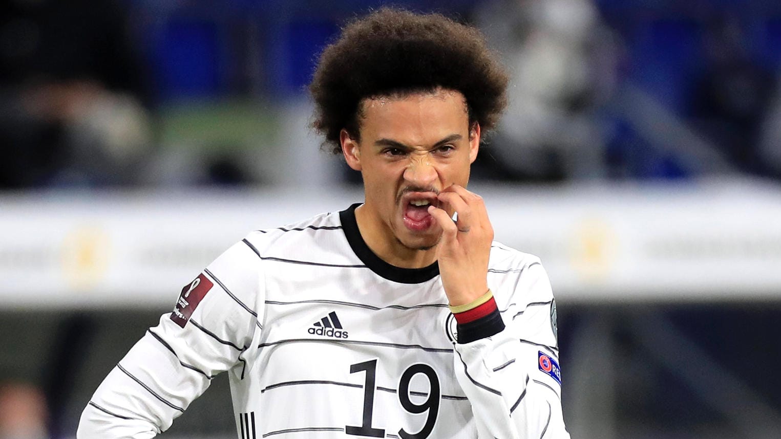 Leroy Sané: Der Bayern-Star dürfte hoffen, dass der kommende Bundestrainer seinen Nachnamen nicht mit einem Molkereiprodukt verwechselt.