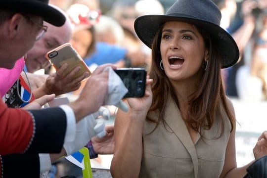 Covid-19-Erkrankung: Selma Hayek, hier 2015 in Hollywood, wollte nicht ins Krankenhaus.