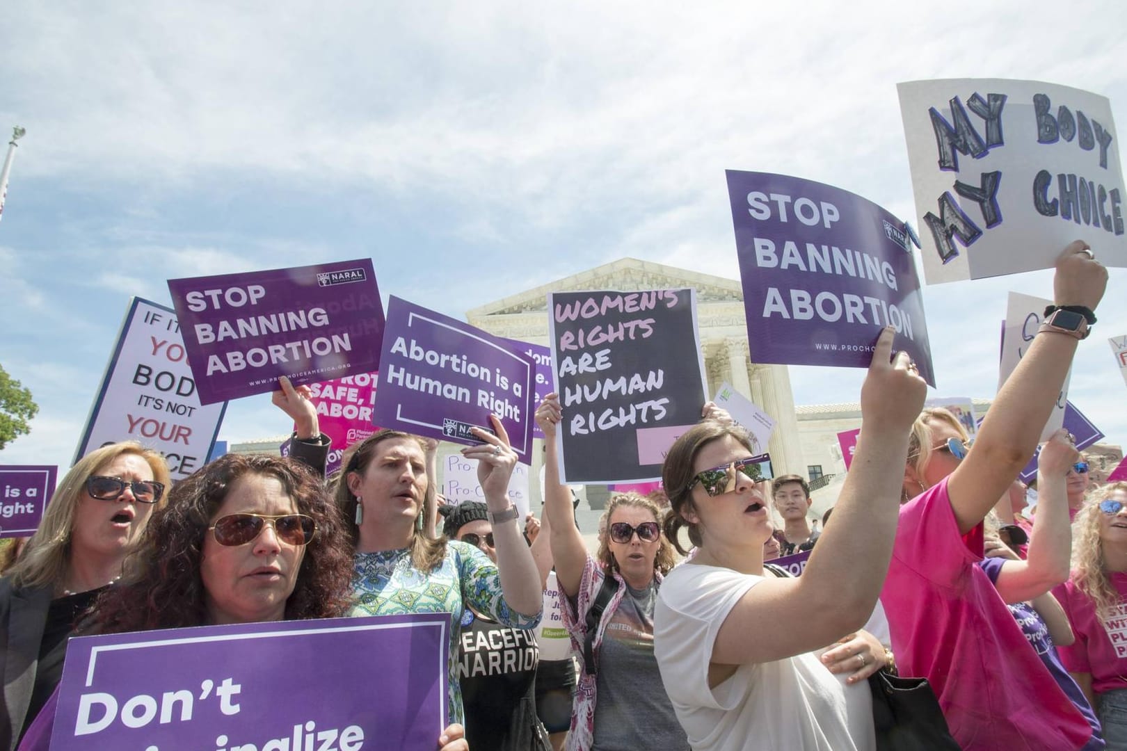 Proteste gegen das Verbot von Abtreibungen in Washington (Symbolbild): Das Abtreibungsrecht gehört seit Jahrzehnten zu den strittigsten innenpolitischen Themen in den USA.