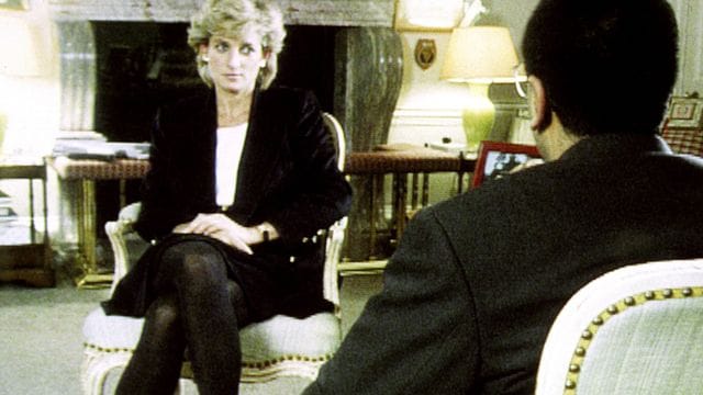 Prinzessin Diana im Gespräch mit dem BBC-Reporter Martin Bashir im Jahr 1995. Prinzessin Diana im Gespräch mit dem BBC-Reporter Martin Bashir im Jahr 1995.