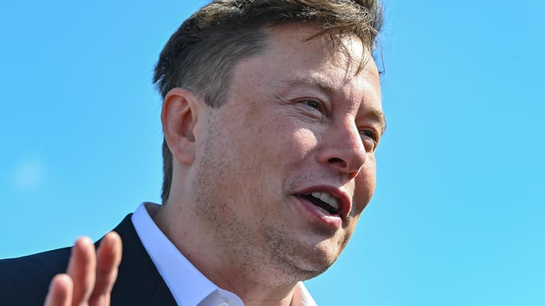 Tesla-Chef Elon Musk (Archivbild): In einem Tweet erklärt er kryptisch, weiter an seinem Investment in Digitalwährungen festzuhalten.